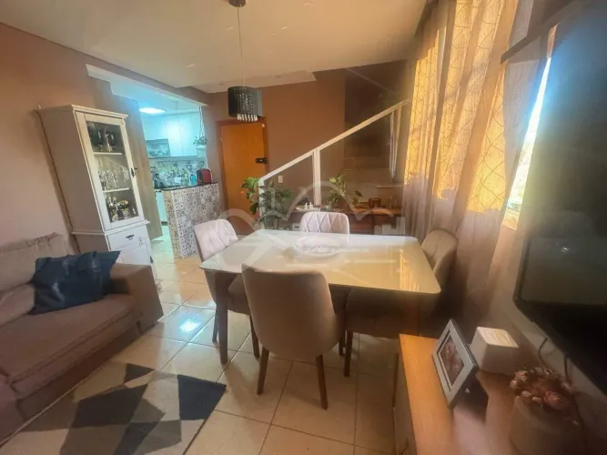 Casa geminada à venda, 3 quartos, 1 suíte, 2 vagas, Manacás - Belo Horizonte/MG