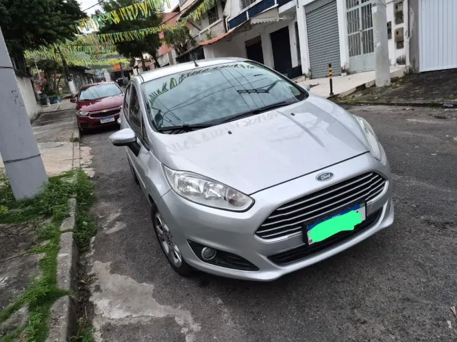 Ford Fiesta 1.5 16V Flex Mec. 5P 2015