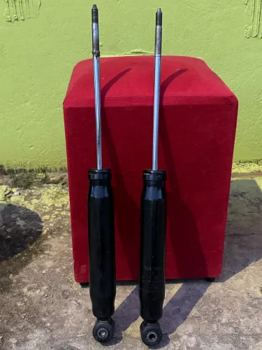 Vendo par de suspensão do palio em perfeito estado monroe 
