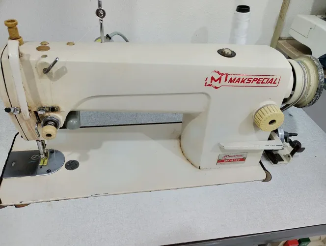 Máquina de costura reda industrial