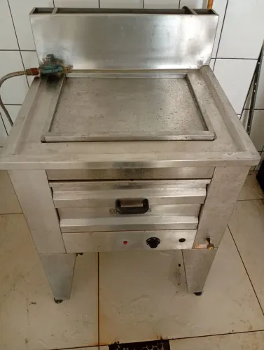 FRITADEIRA INDUSTRIAL ÁGUA E ÓLEO A GÁS C/ 4 CESTAS