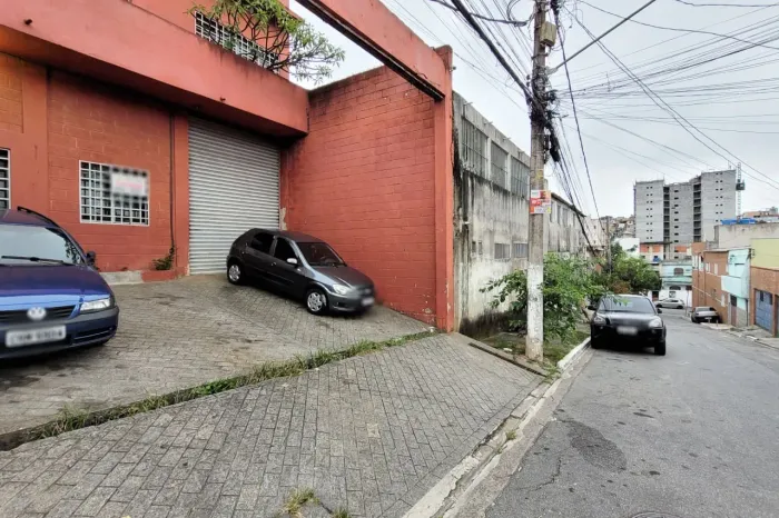 Galpão na Rua Berta Morena, 65 1000 m²