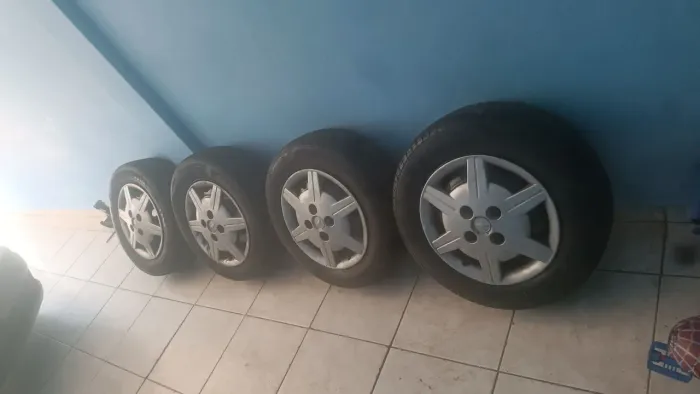 Pneu com roda GM