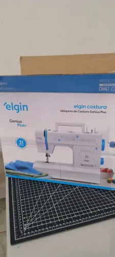 Máquina de costura Elgin Genius Plus