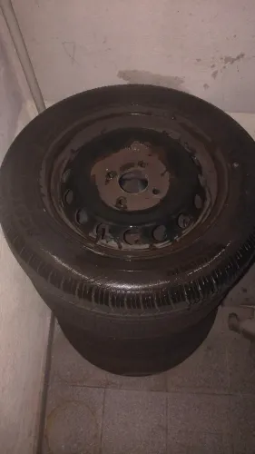 Pneus aro 14 semi novos com rodas