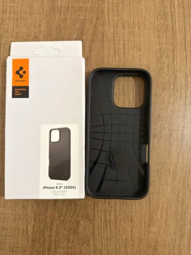 Capa Spigen IPhone 16 Pro