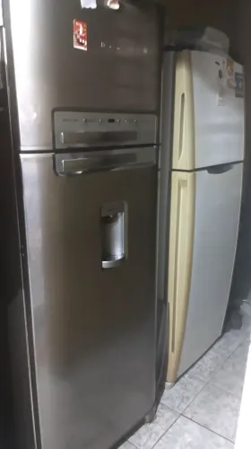 Mudança vendo geladeira