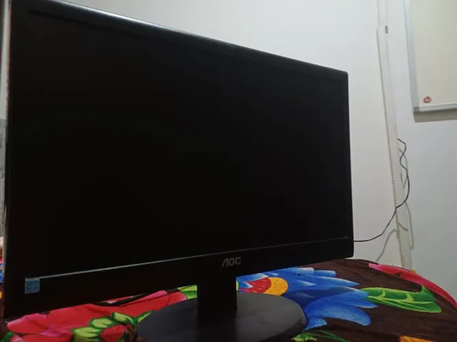 Monitor 19,5 Polegadas AOC , Funcionando perfeitamente vender rápido 