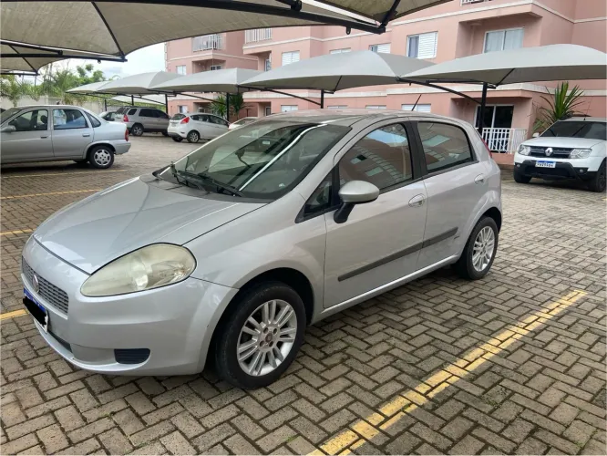 Fiat Punto Attractive 1.4 Fire Flex 8V 5P 2012