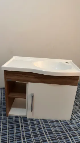 Vendo armarinho de banheiro
