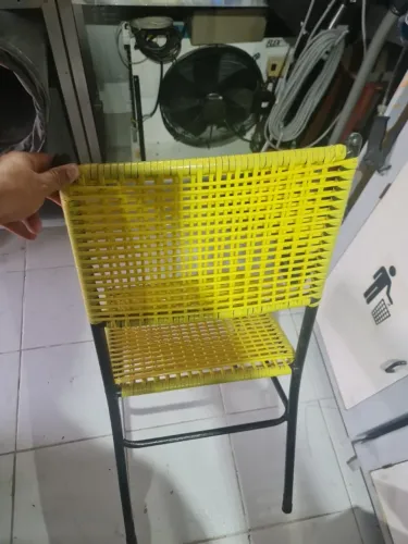 CADEIRA AREA INTERNA/EXTERNA EXTRUTURA EM FERRO E REVESTIDA EM CANUDO/CORDÃO