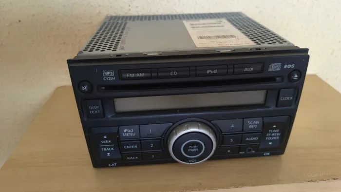 Rádio som original Nissan Tiida, livina, versa, sentra, march
