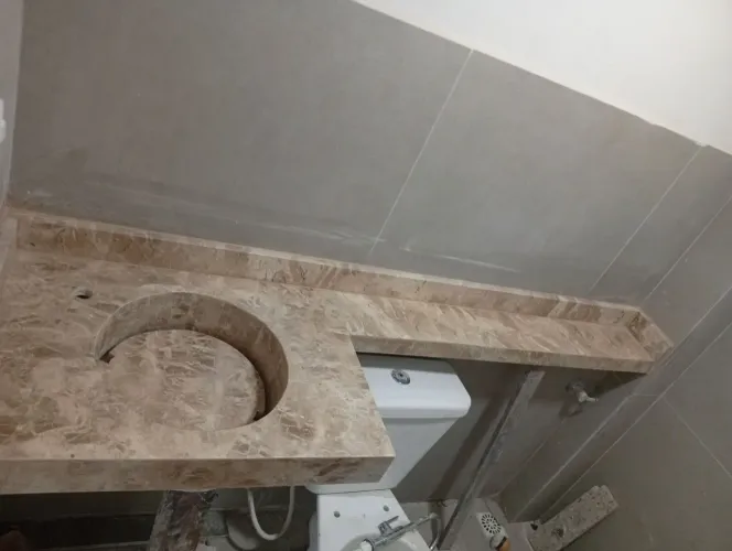Bancada de banheiro escupida rendonda