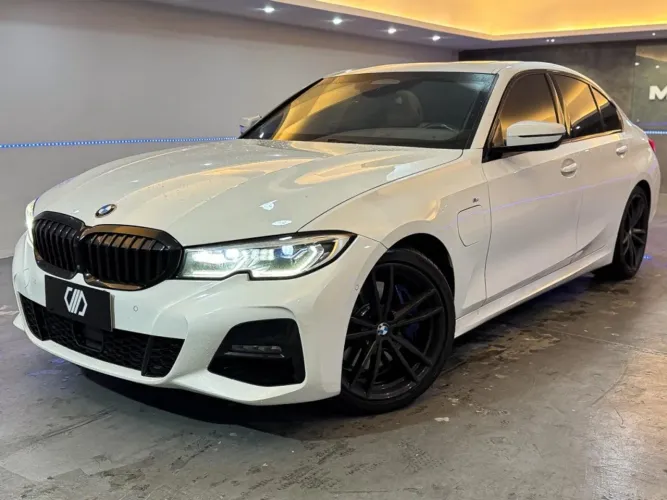BMW 330E M Sport 2.0 Turbo Híbrido AU 2022