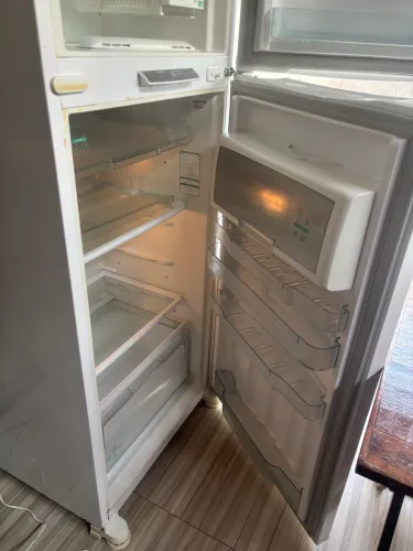 Geladeira  Consul Frosfree esceknte estado 