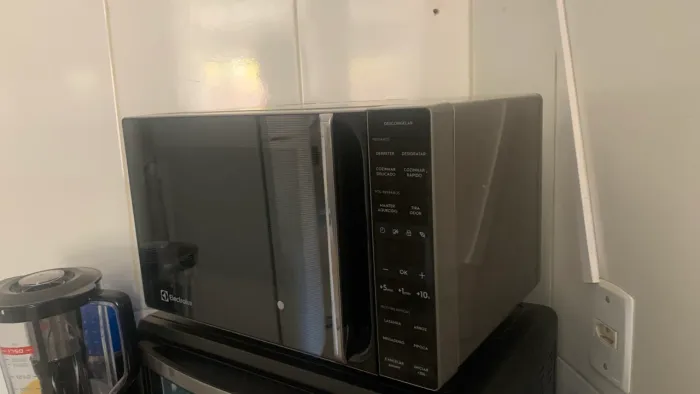Micro-ondas 23 Litros Efficient Inox Electrolux
