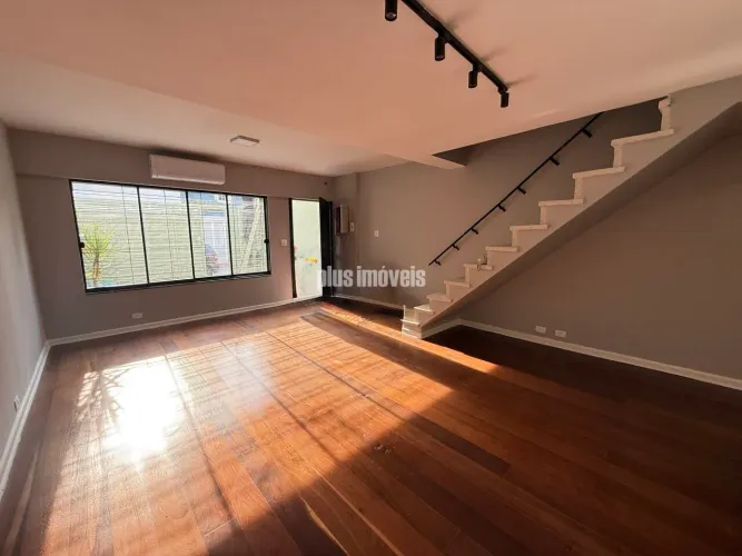 Casa de vila reformada na Vila Olímpia
