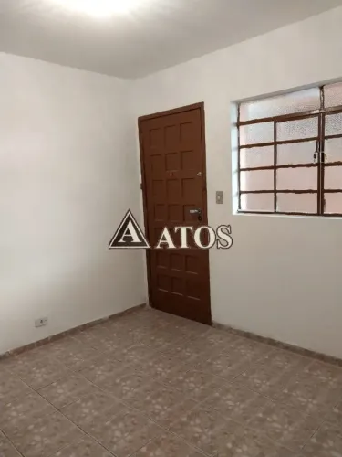 Imóvel para aluguel possui 68 metros quadrados com 2 quartos em Vila Carmosina - São Paulo