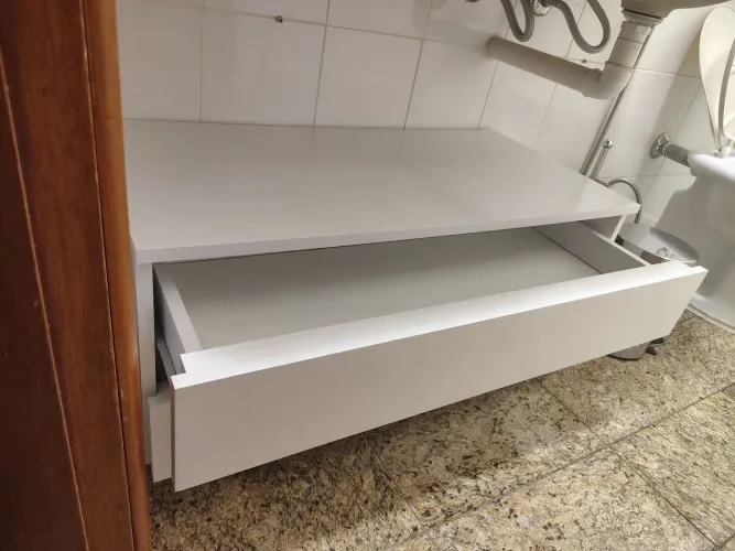 Vendo armário chão banheiro