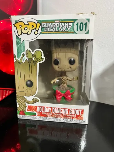 Funko pop holiday dancing groot