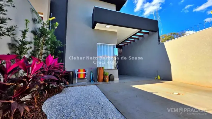 CASA TÉRREA COM PISCINA - ACEITA PERMUTA EM APARTAMENTO