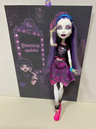 Monster High Spectra Líder de Torcida G1 Original (Vai com o que está na foto)