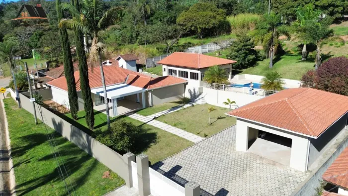 Chácara para Venda em Pedra Bela, 3 dormitórios, 1 suíte, 3 banheiros