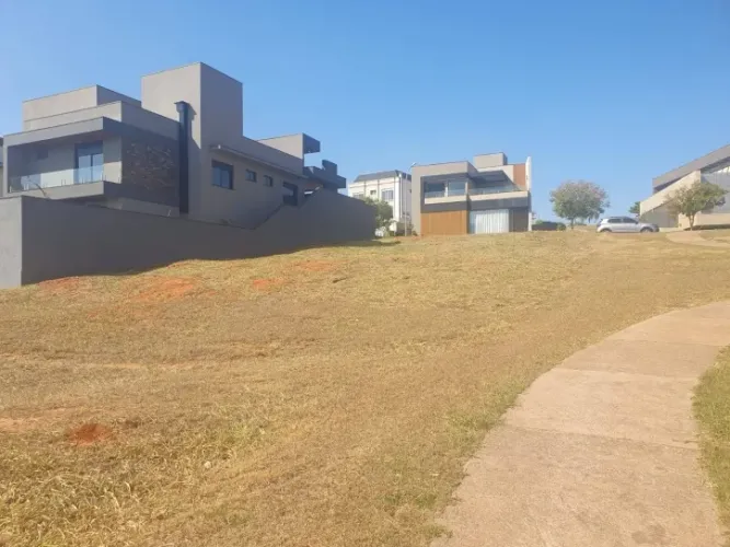 Lote no Condomínio Alphaville 460 metros quadrados.