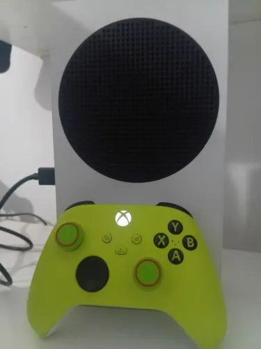 Xbox series s + 2 controles
