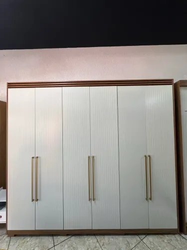 Roupeiro casal grande 2.62 largura última peça 