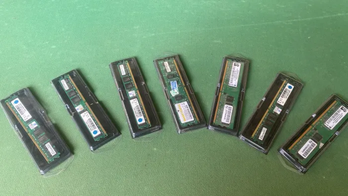 Memória ran 2gb , 1gb