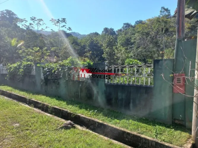 Terreno Murado 2.525m² com Edícula - Clube de Campo - Estilo Chácara