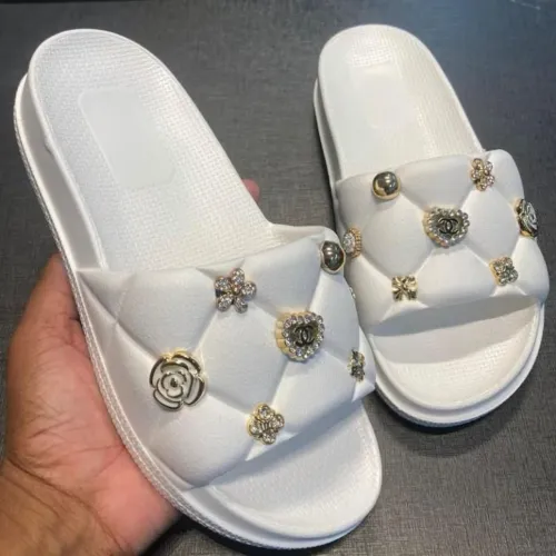 Sandália Feminina Luxo com Pedrarias Brilhantes | Confortável e Elegante