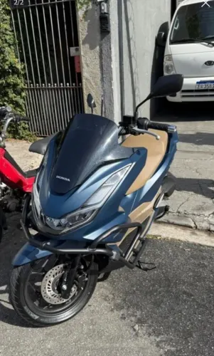 PCX 2023 DLX