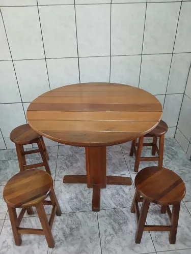 Mesa madeira 4 bancos