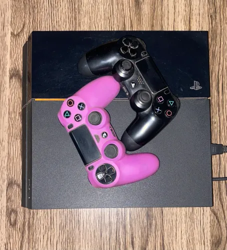 Ps4 Fat 500gb 2 controles