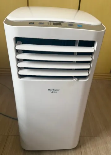 Ar Condicionado Frio Portátil 127v 12.000 Btus 4 velocidades com Controle Remoto - Usado
