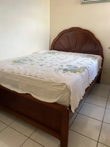 Cama de casal com colchão 