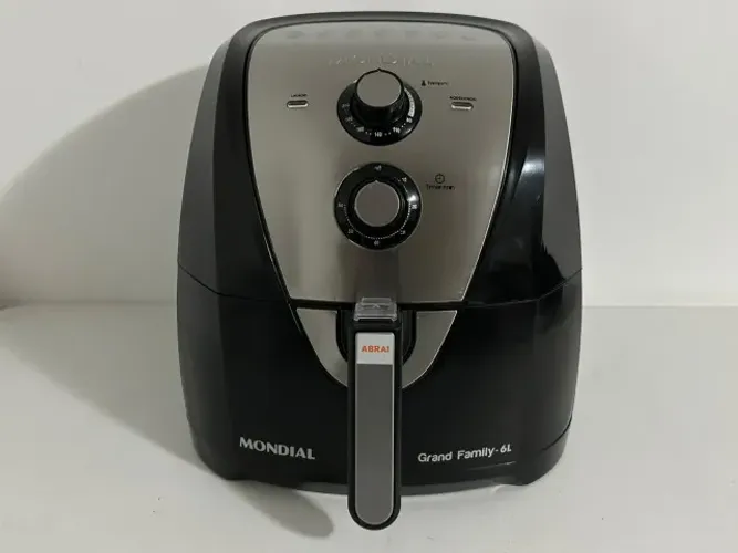 Air Fryer Mondial 6l Inox 127V Fritadeira Sem Óleo Grand Family AFN-60-BI Preta - Usada