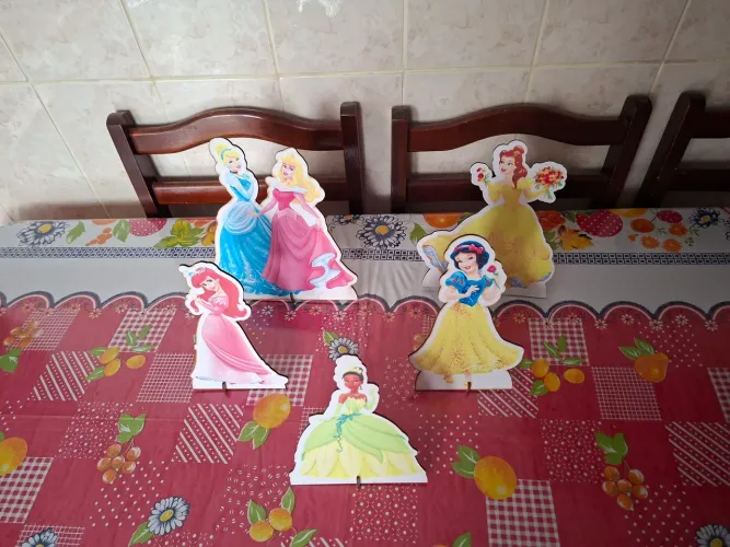 Kit 5 display de mesa em Mdf festa infantil Princesas Disney<br><br>R$:20,00