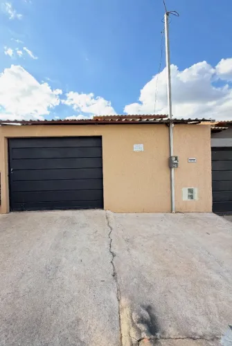 VENDE-SE CASA NO INDUSTRIAL + PARCELO NO BOLETO