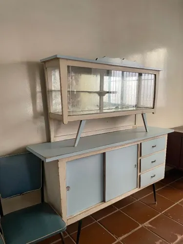 Conjunto vintage em fórmica de buffet, mesa e 6 cadeiras