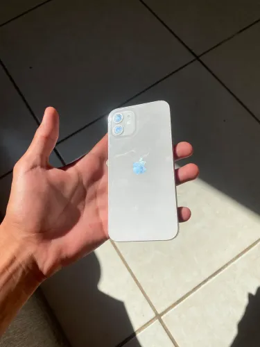 iPhone 12 impecável 