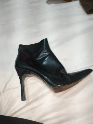 Bota Gucci tamanho 34 