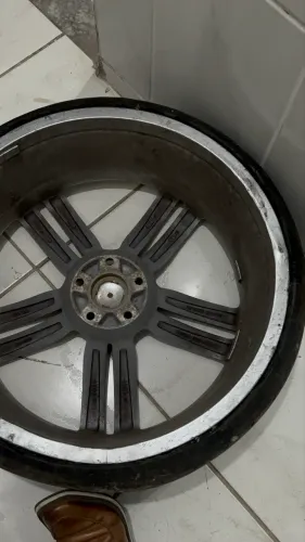 RODA BMW ARO 22