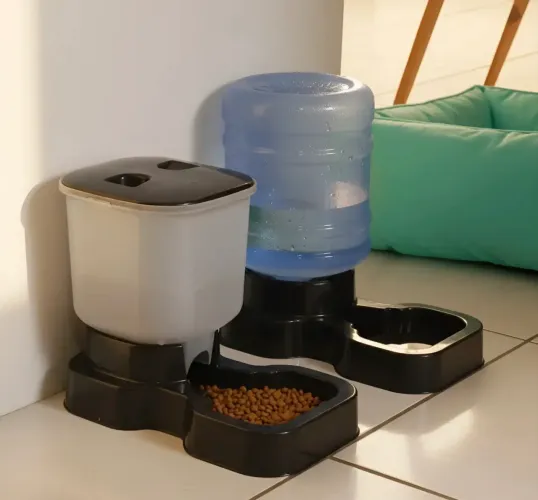 Kit bebedouro e comedouro para cães