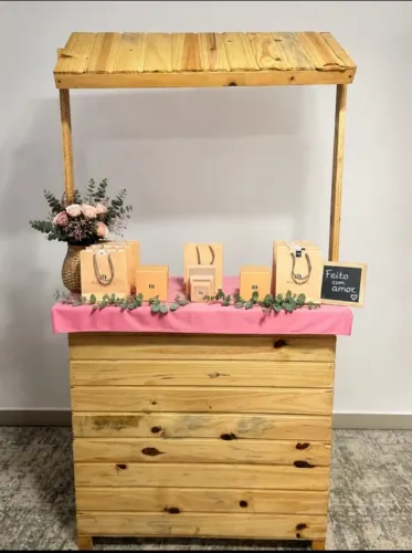 Barraquinha DESMONTÁVEL para decorações