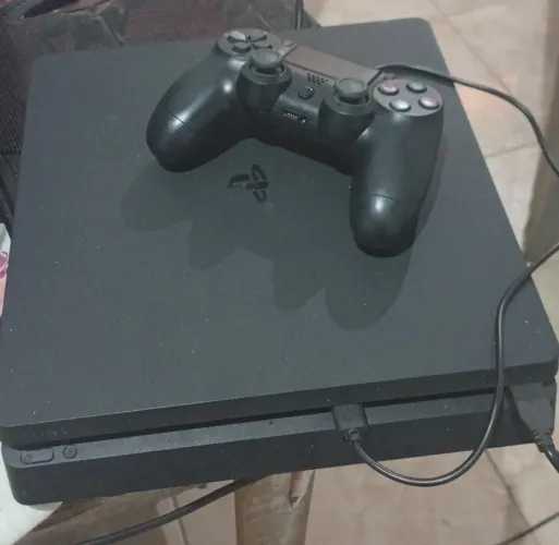 PS4 slim nunca aberto com 1 controle