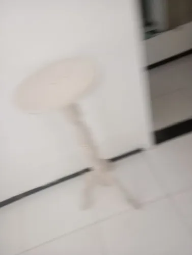 Vende uma mesinha de canto