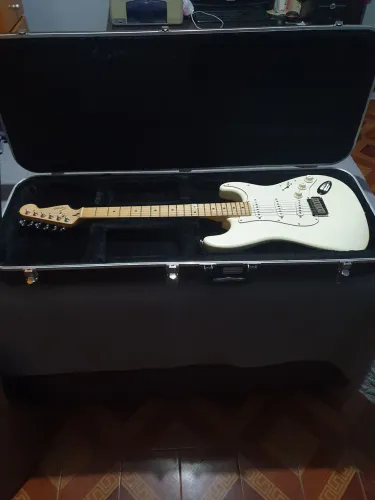Guitarra Squier Deluxe by Fender 